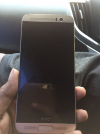 Gold HTC One M9 Plus