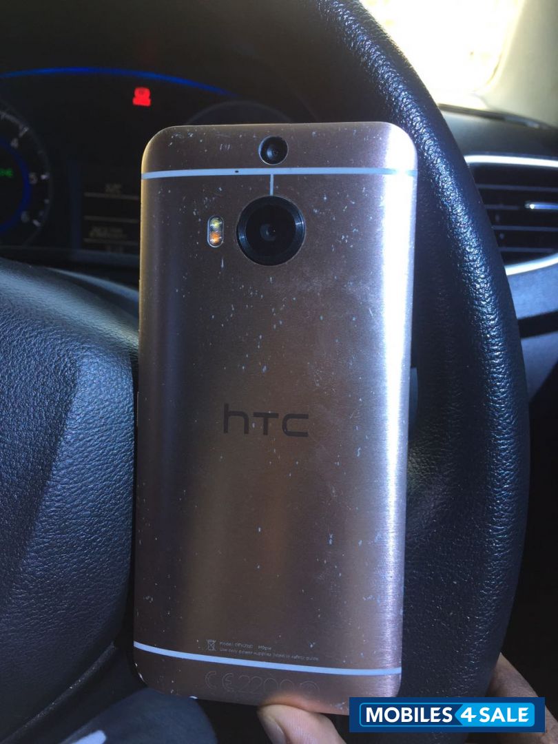 Gold HTC One M9 Plus