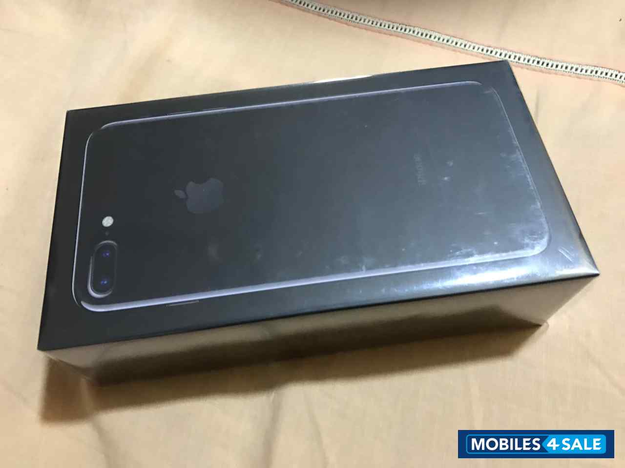 Jet Black Apple iPhone 7 Plus