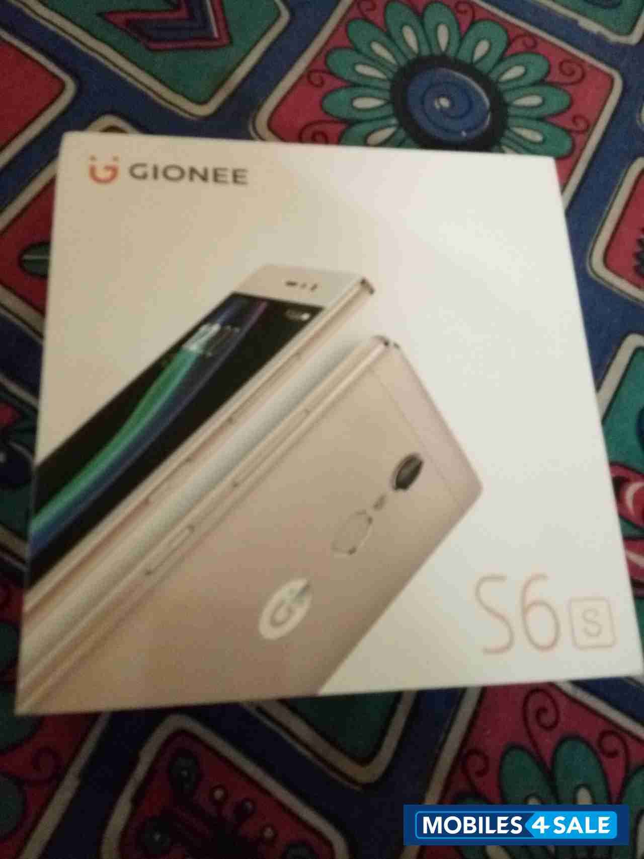 White & Gold Gionee S6s