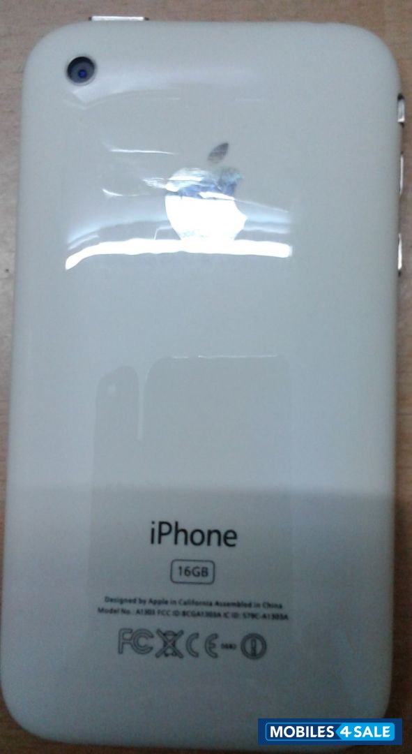 White Apple iPhone 3GS