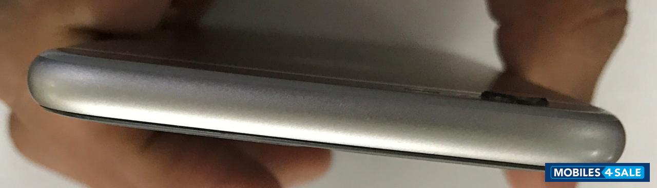 Silver Apple iPhone 6