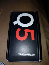 Black BlackBerry Q5