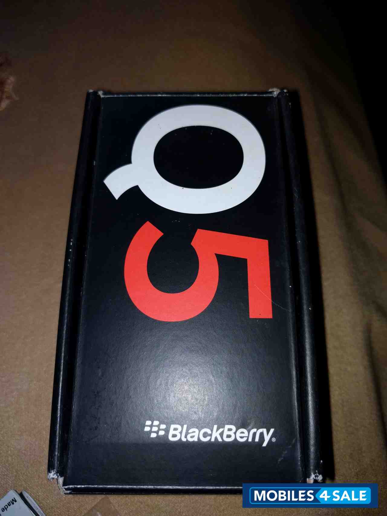 Black BlackBerry Q5