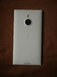 White Nokia Lumia 1520