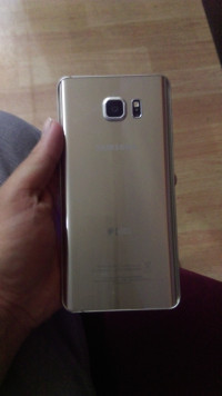 Gold Samsung Galaxy Note 5