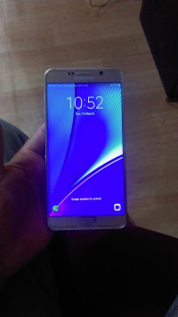 Gold Samsung Galaxy Note 5