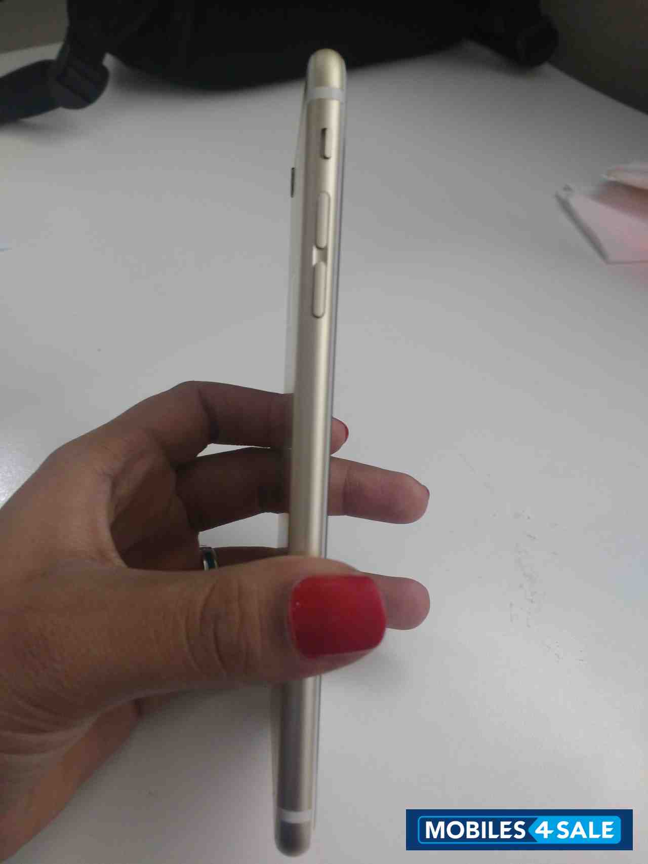 Gold Apple iPhone 6S Plus