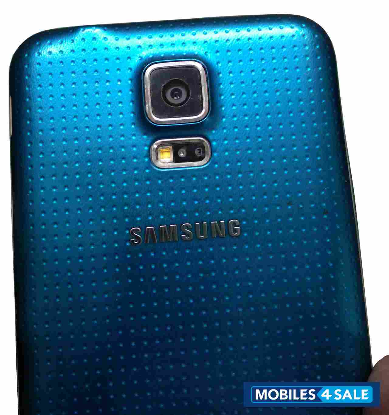 Blue Samsung Galaxy S5