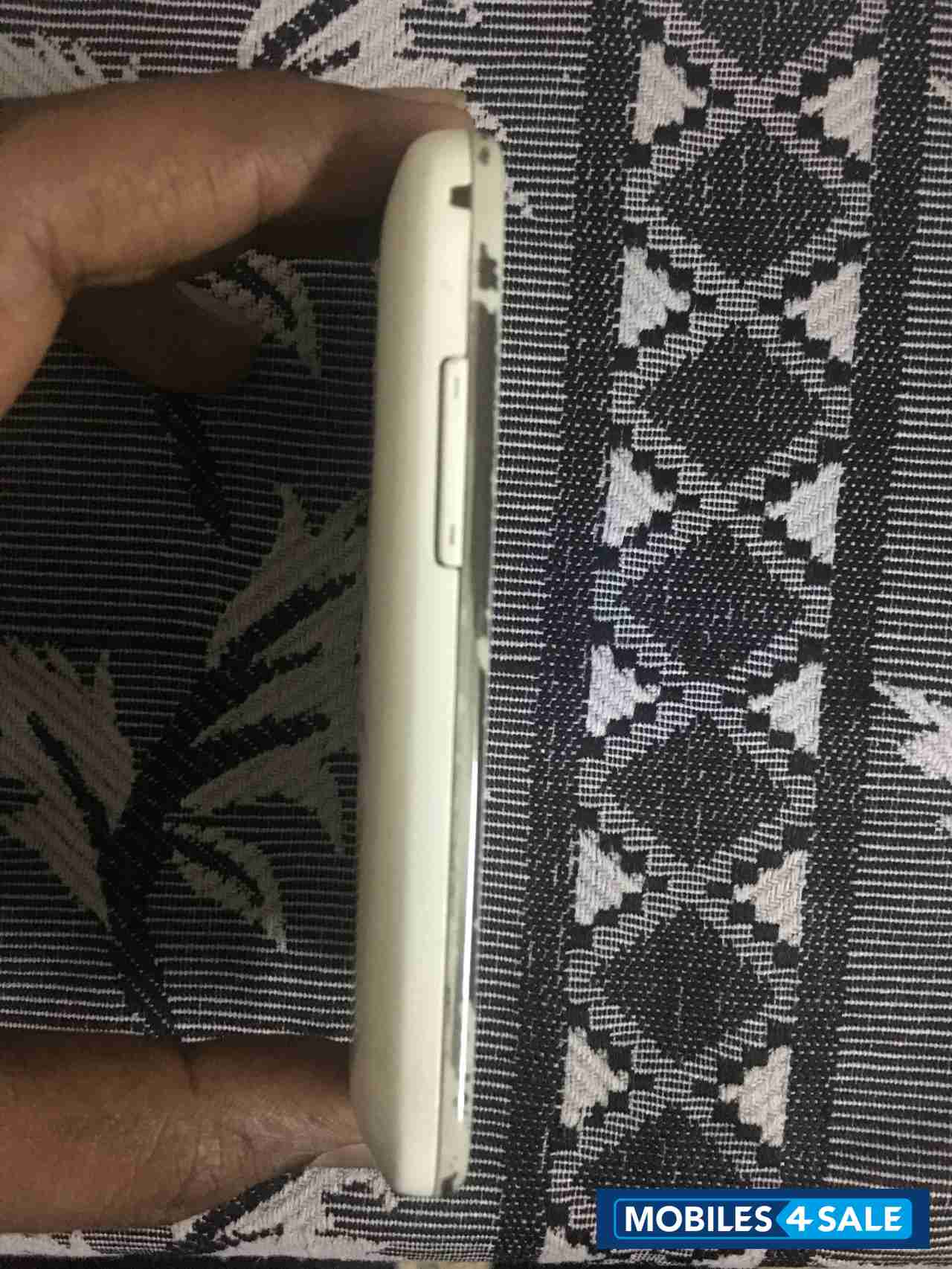 White Samsung Galaxy Ace Duos