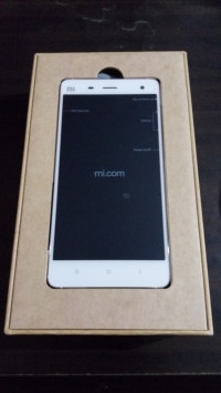 White Xiaomi MI-4