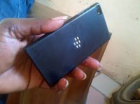 Black BlackBerry Z3