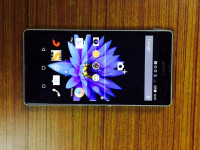 White Sony Xperia Z