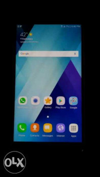 Black Samsung Galaxy A7 2017