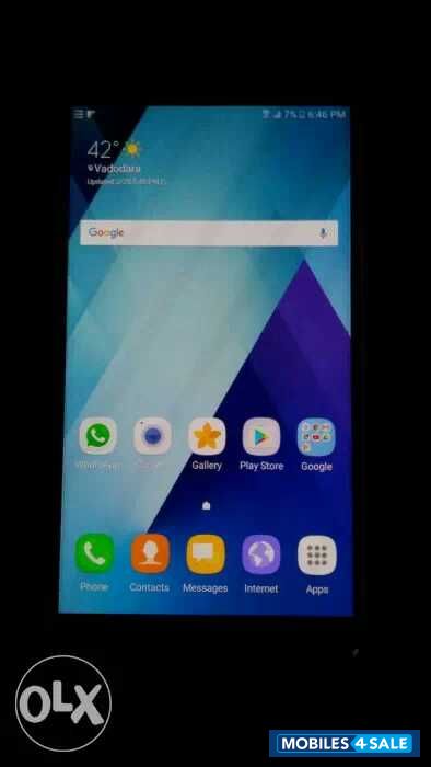 Black Samsung Galaxy A7 2017