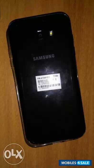Black Samsung Galaxy A7 2017