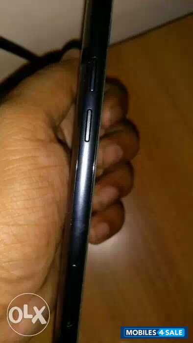 Black Samsung Galaxy A7 2017