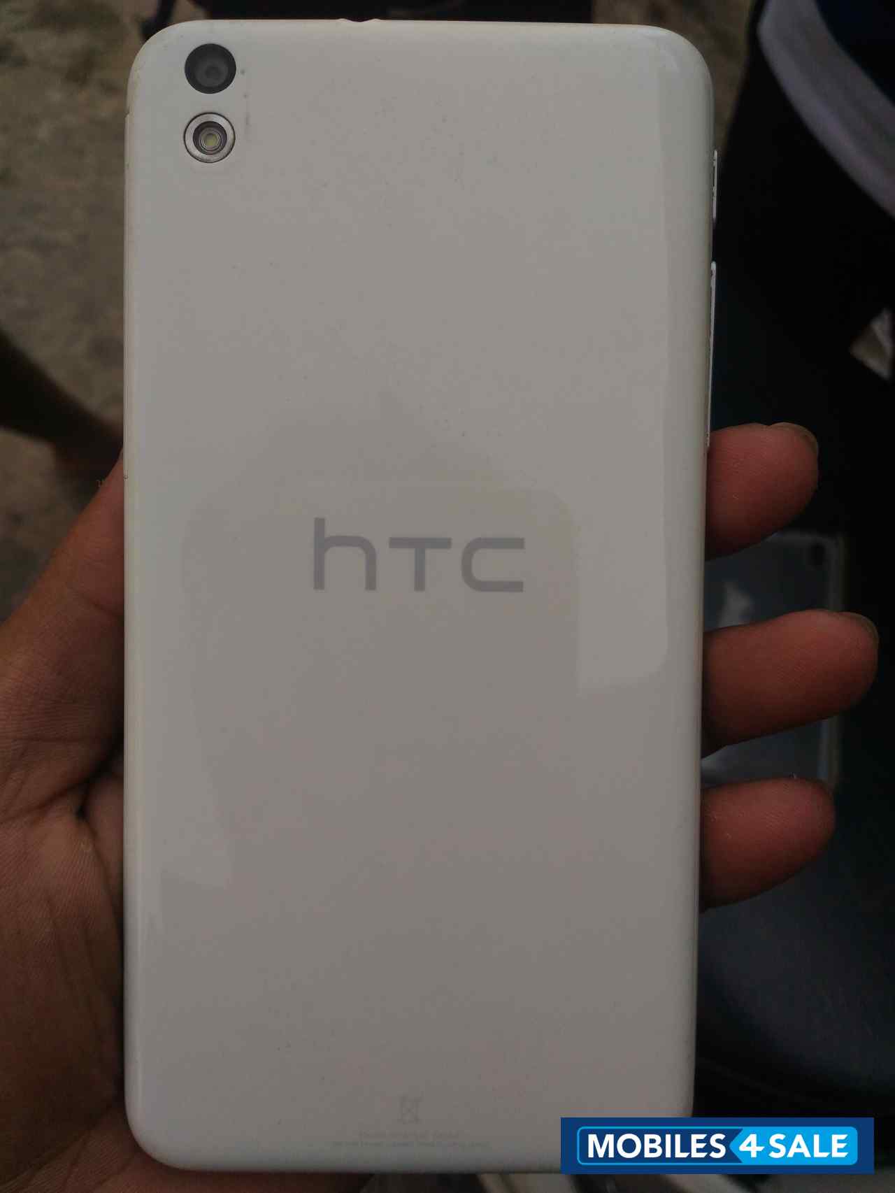 White HTC Desire 816