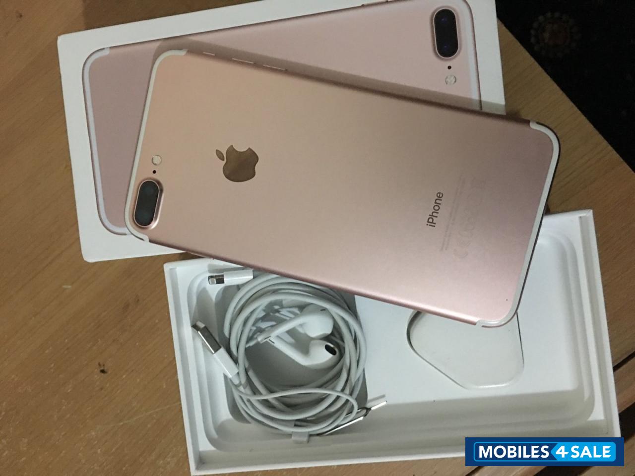 Gold Apple iPhone 7 Plus