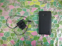 Black Nokia Lumia 640
