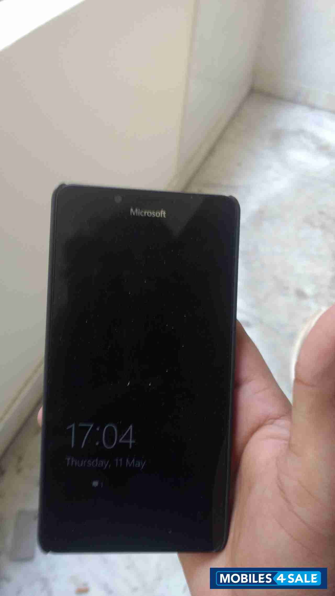 Black Microsoft Lumia 950