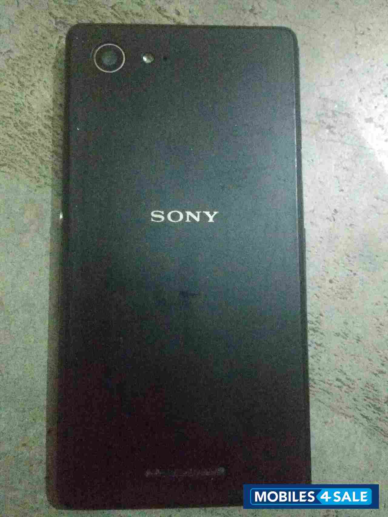 Black Sony Xperia D2212