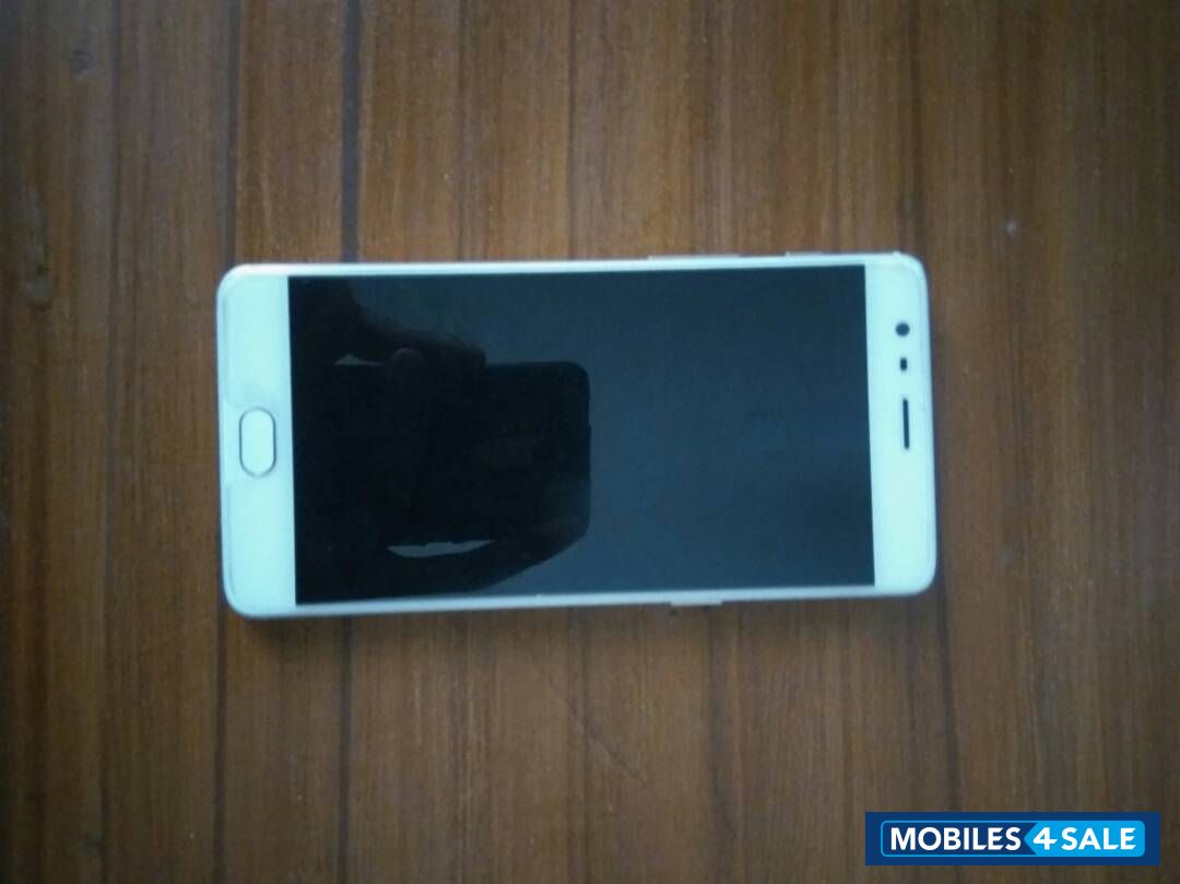 Soft Gold OnePlus 3T