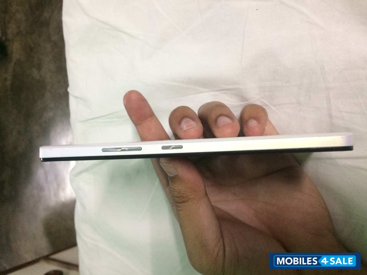 White Lenovo K-series K5a40