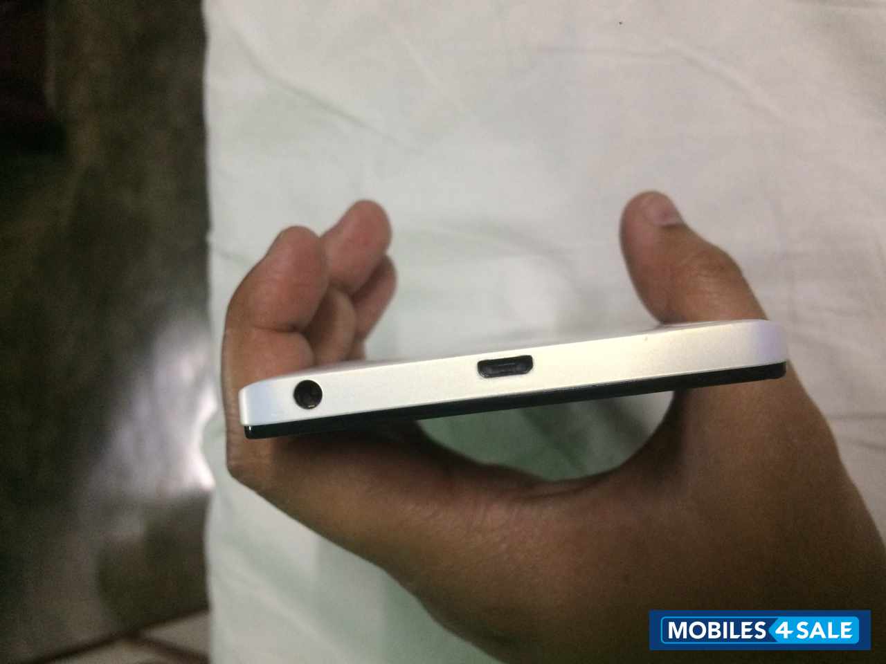 White Lenovo K-series K5a40