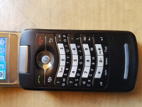 Black BlackBerry Pearl Flip 8220