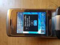 Black BlackBerry Pearl Flip 8220