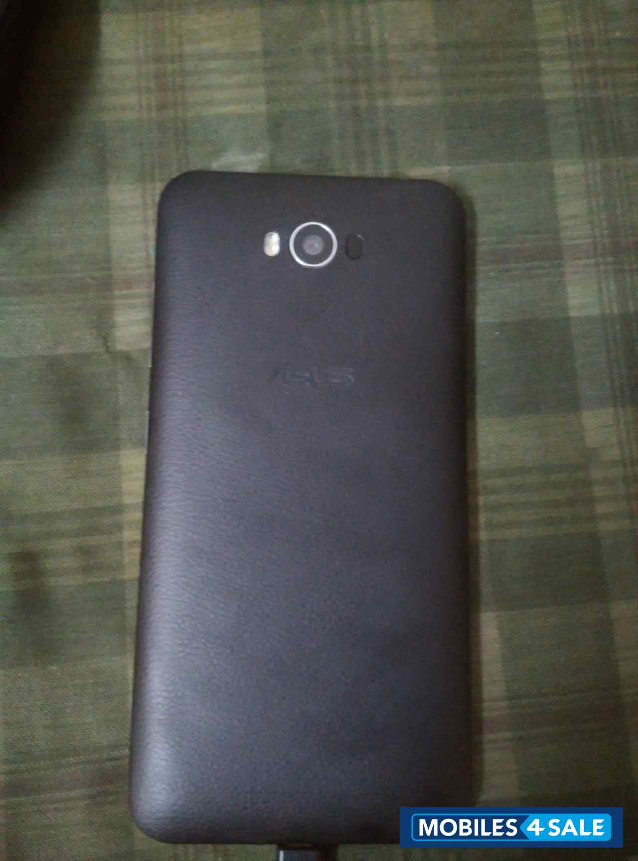 Black Asus Zenfone Max