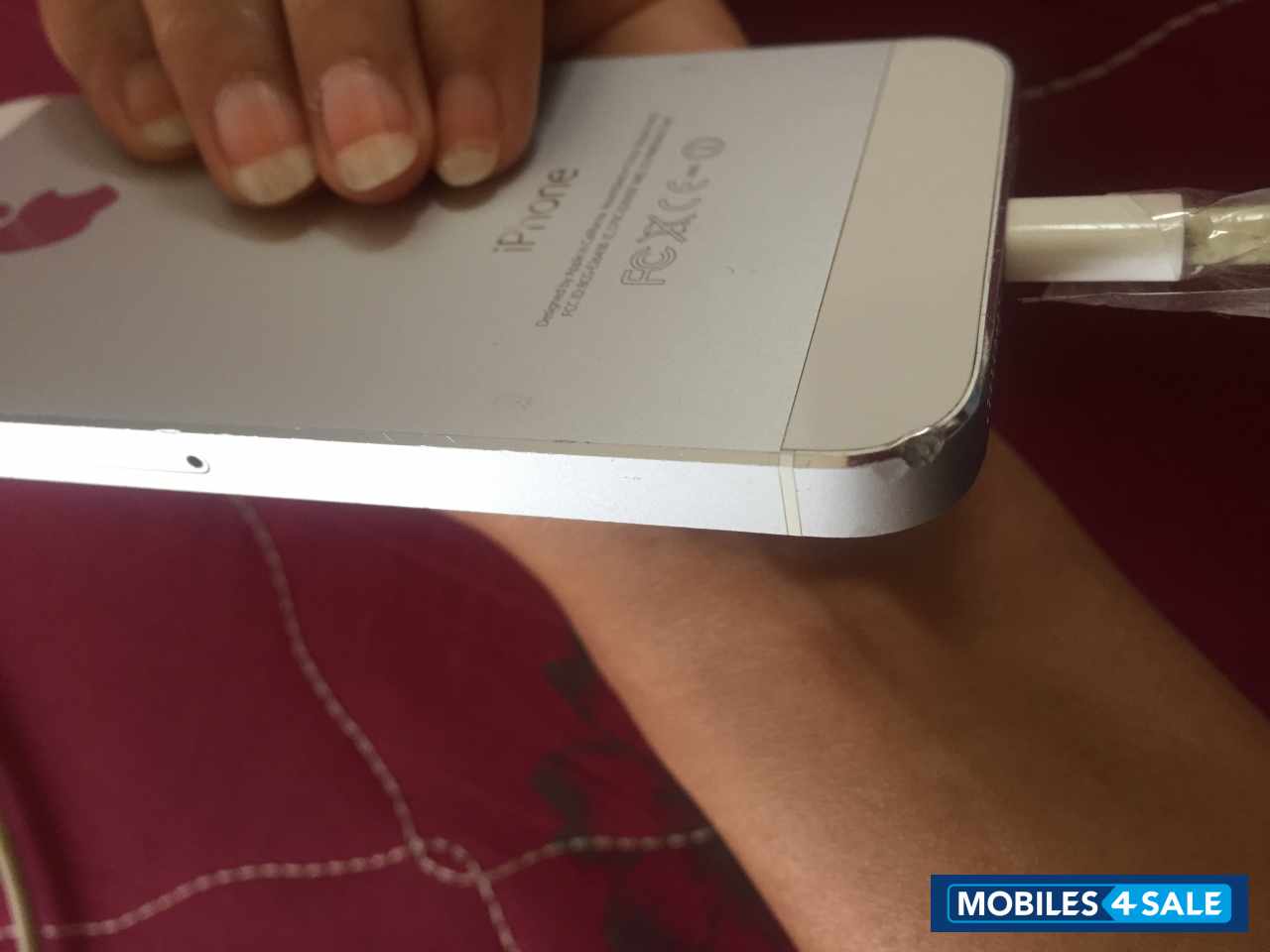 White Apple iPhone 5S