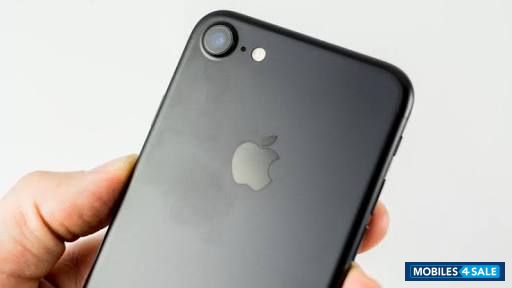 Black Apple iPhone 7