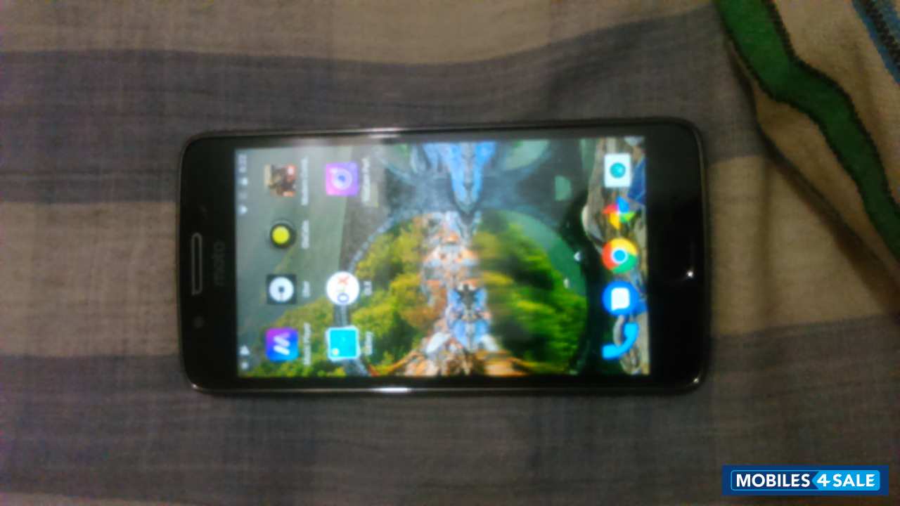 Lunar Grey Motorola Moto G5