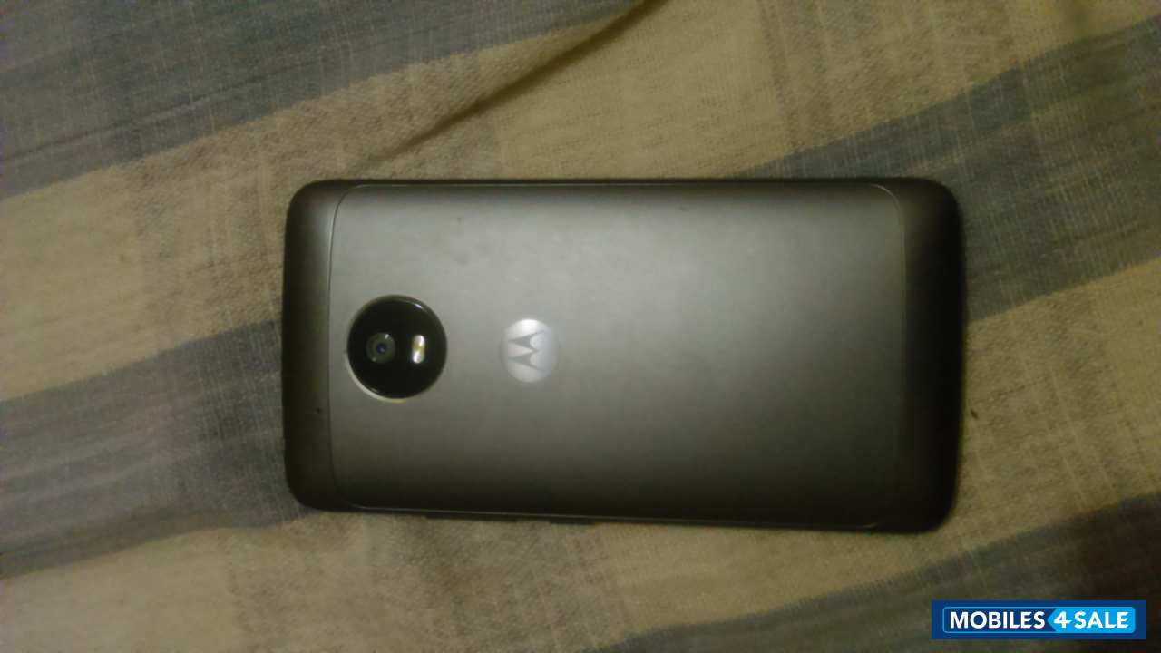Lunar Grey Motorola Moto G5