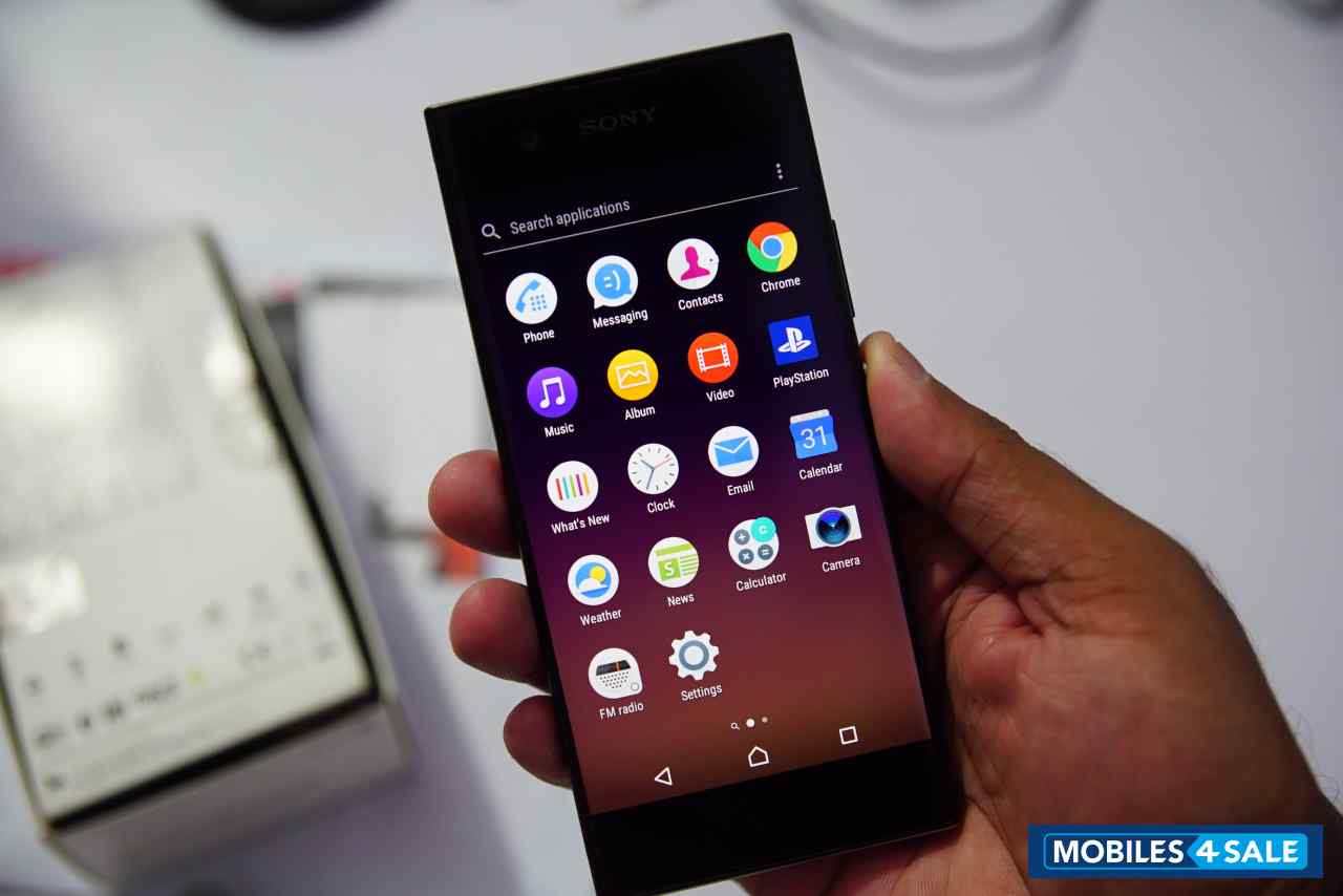Black Sony Xperia XA1
