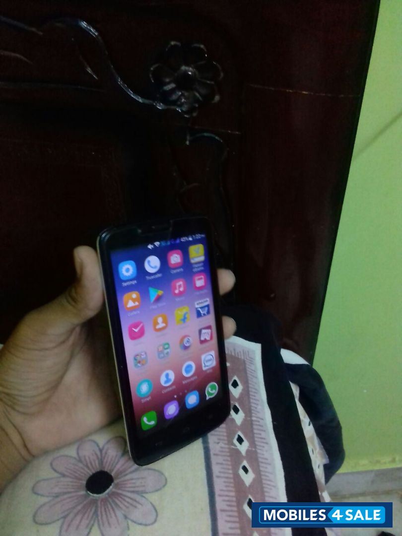 White Huawei Honor Holly