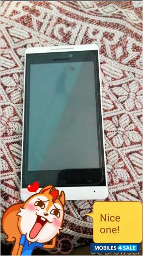 White Xolo A500S IPS