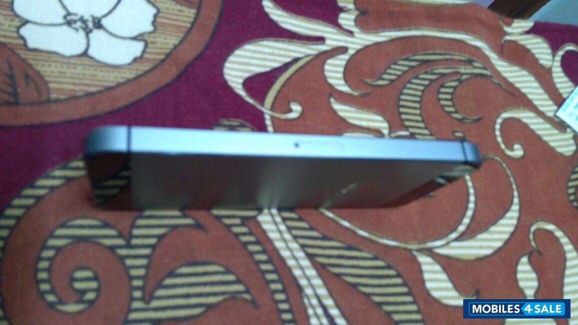 Space Grey 16gb Apple iPhone 5S Space Grey 16gb Apple iPhone 5S