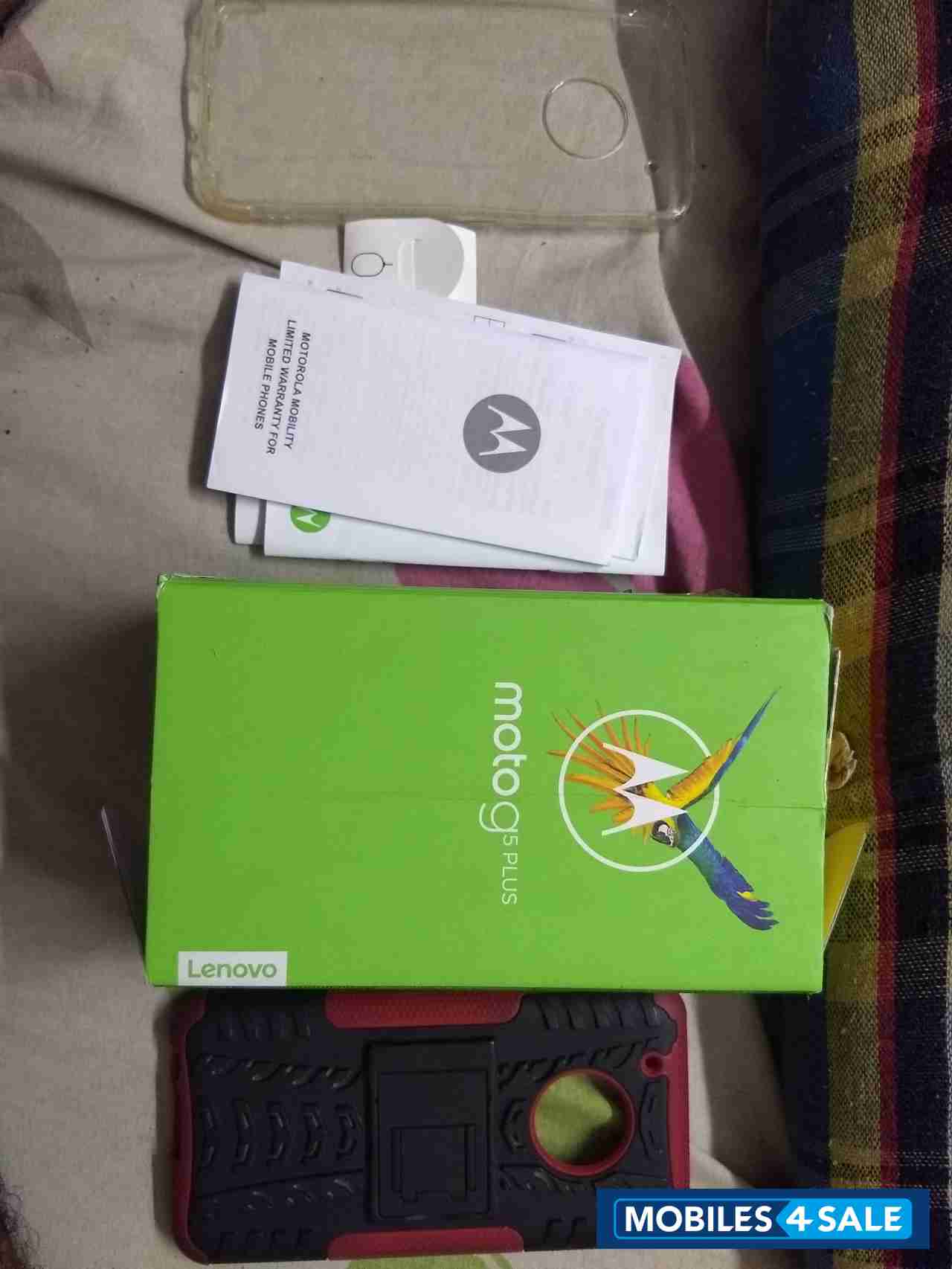 Gold Motorola Moto G5 Plus