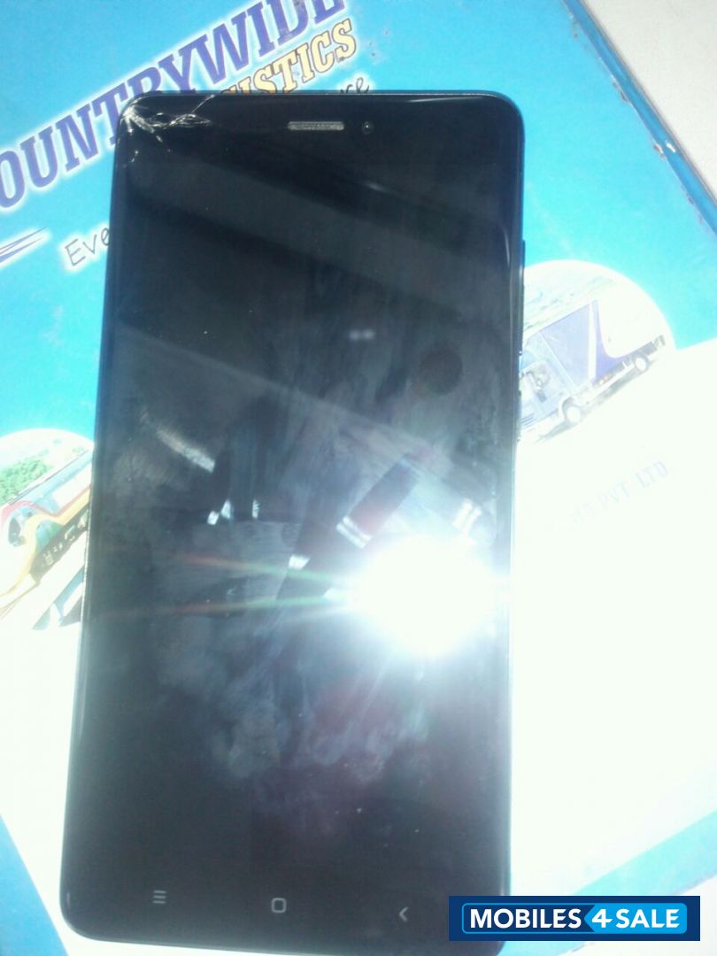 Black Xiaomi Redmi Note 4
