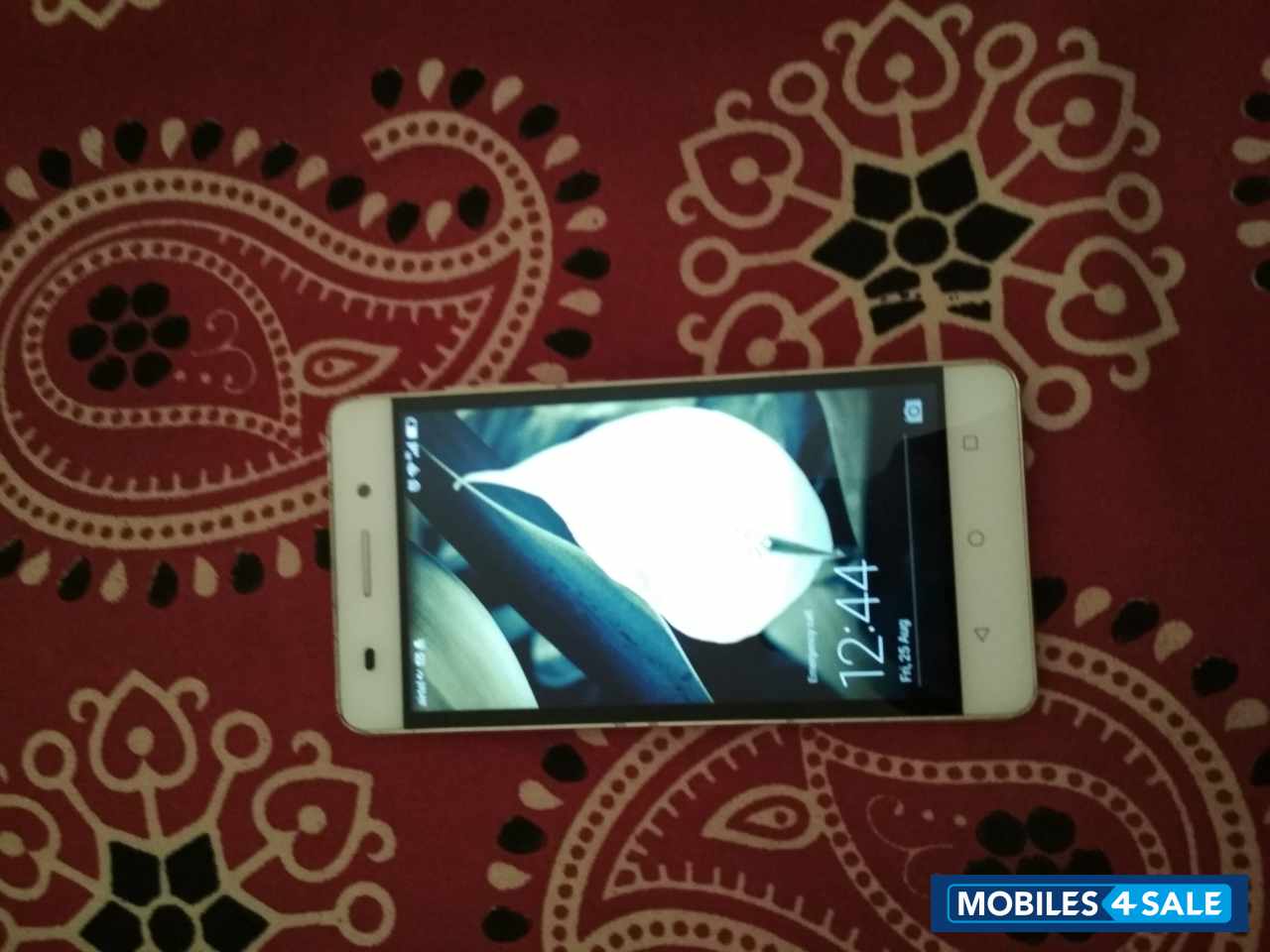 White Huawei Honor 4C