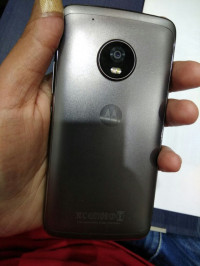 Gray Motorola Moto G5 Plus