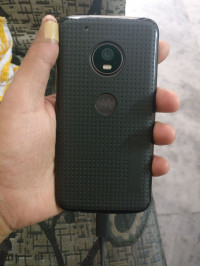 Gray Motorola Moto G5 Plus