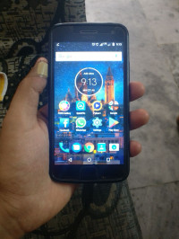 Gray Motorola Moto G5 Plus