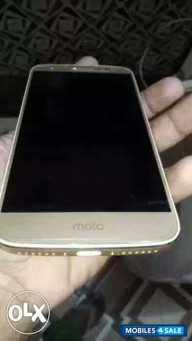 Gold Motorola Moto M