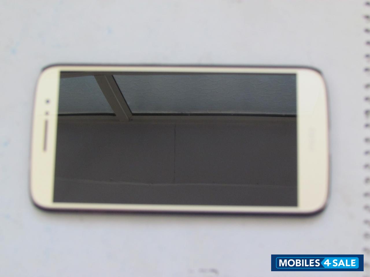 Gold Motorola Moto M