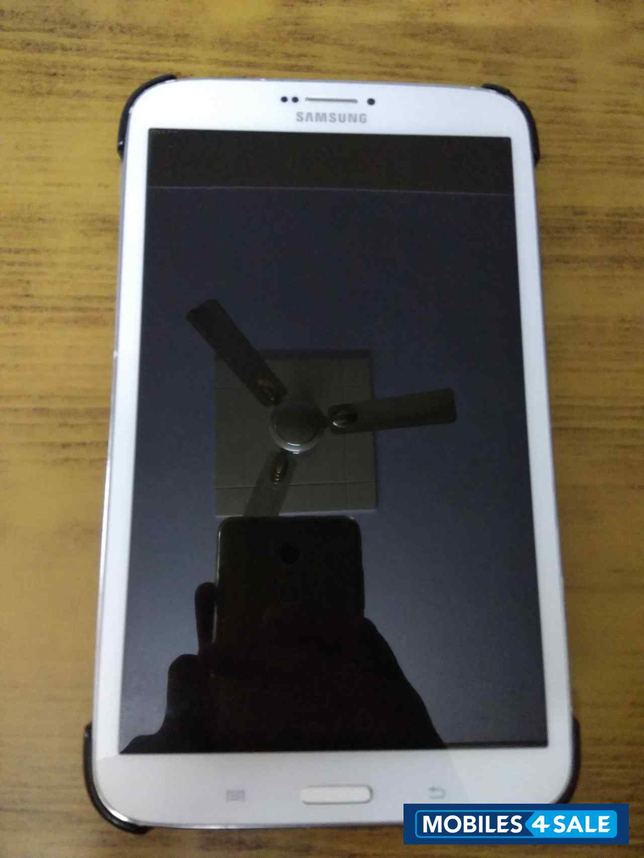 White Samsung Galaxy Tab 3 311