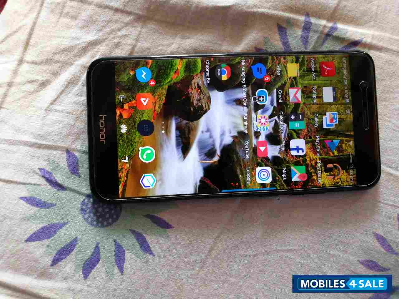 Black Huawei Honor 8 Pro